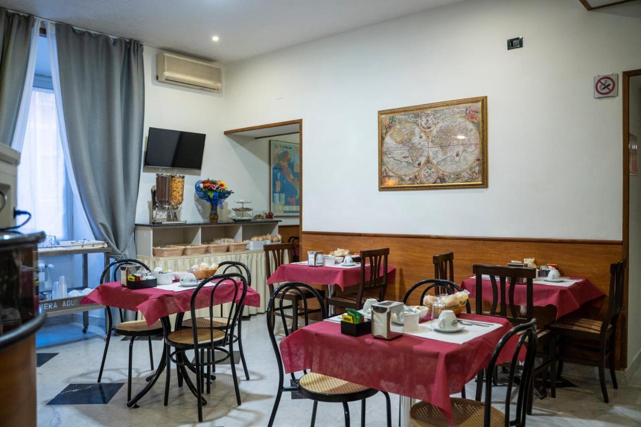 רומא Hotel Ferrarese מראה חיצוני תמונה