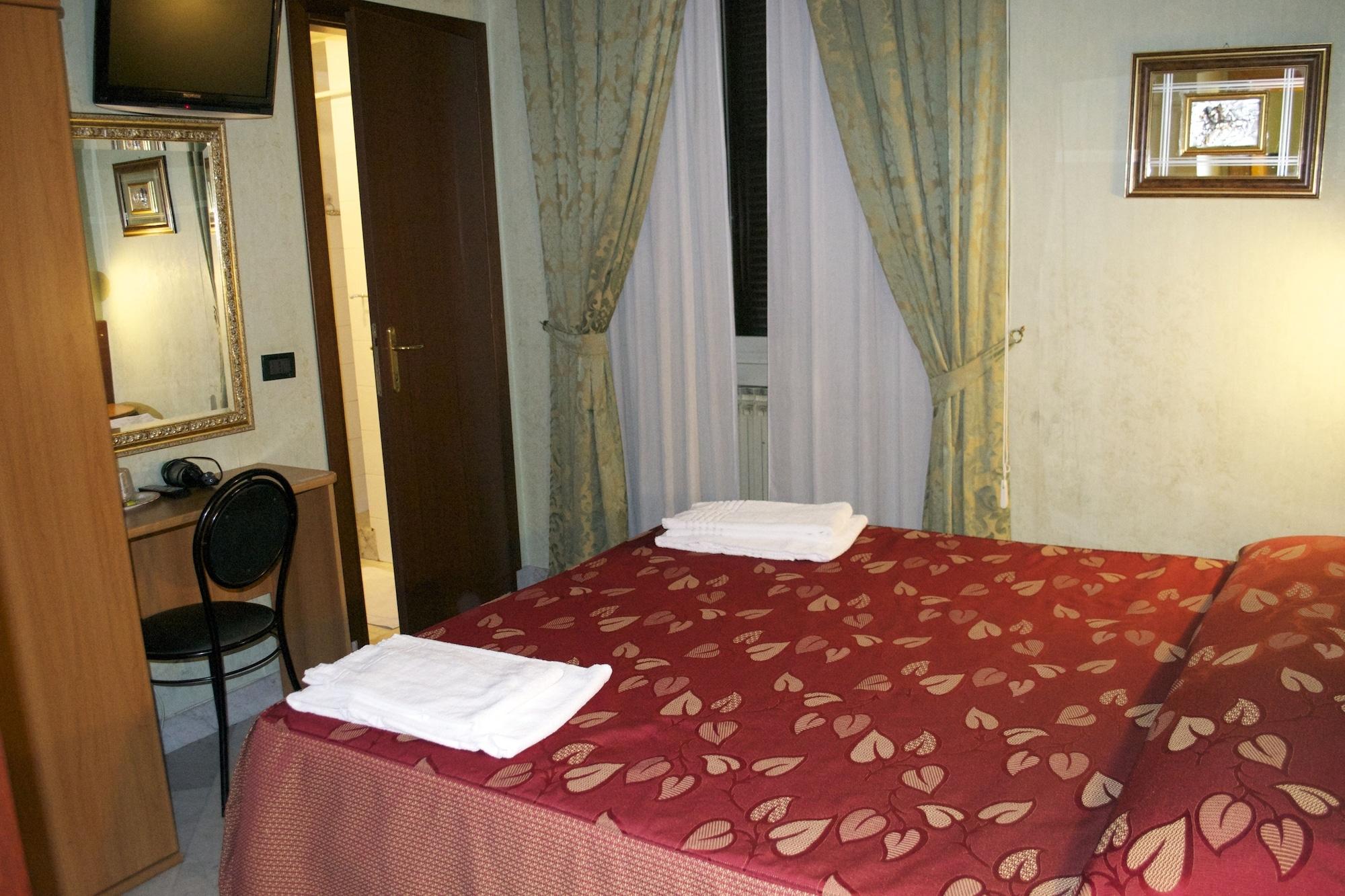רומא Hotel Ferrarese מראה חיצוני תמונה